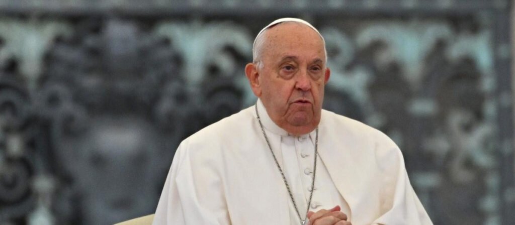 El papa: «Italia no hace hijos y necesita a los migrantes, que deben ser integrados»