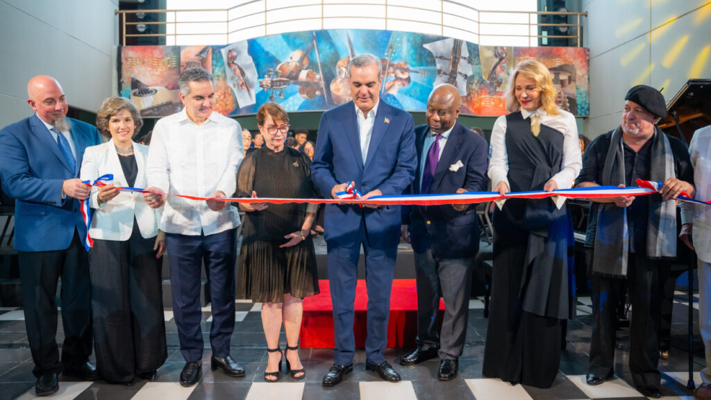 Abinader encabeza inauguración del renovado Conservatorio Nacional de Música