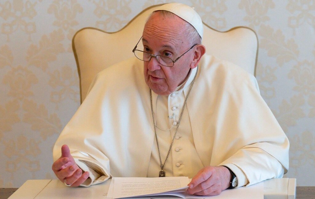 El papa pide que la educación no sea un privilegio