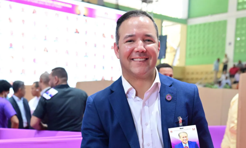 Johnny Pujols asume secretaría general; reafirma compromiso con fortalecer el PLD