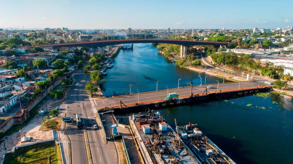 Anuncian licitación para construir puente sobre el rio Ozama