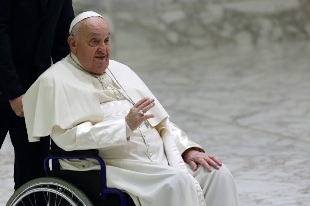El papa experimenta una “leve mejoría” y la insuficiencia renal “no es preocupante”