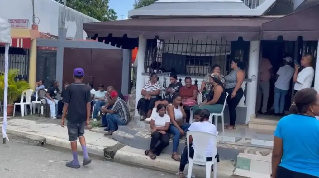 Capitán pensionado asesina a tres miembros de su familia y luego se suicida en Santo Domingo Este