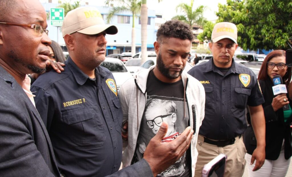 “Estoy súper arrepentido”: dice segundo teniente acusado doble feminicidio en La Vega al entregarse