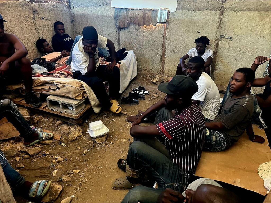 Descubren inmigrantes escondidos en una vivienda utilizada como refugio en Elías Piña