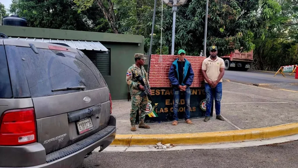 Arrestan dos hombres por contrabando de cigarrillos en Santiago Rodríguez y Dajabón