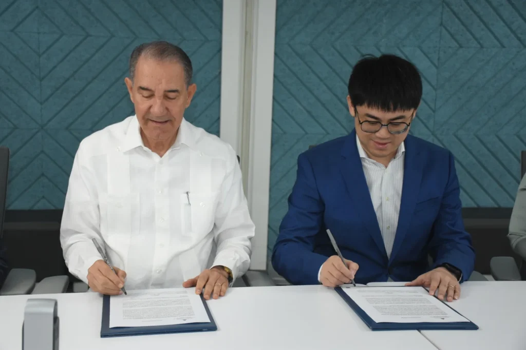 MESCyT y Huawei