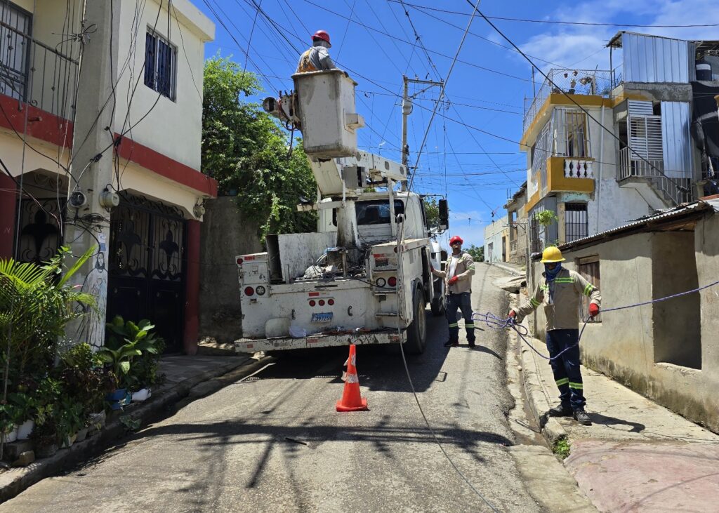 Edenorte invierte RD$1.2 millones para segunda etapa de alumbrado público en Santiago Oeste
