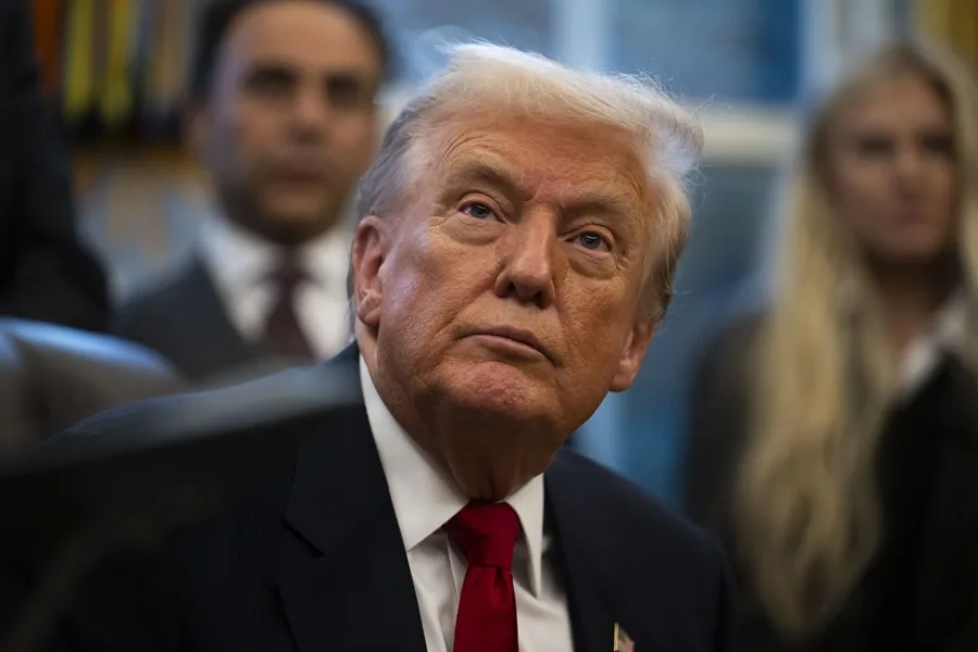 Estados Unidos dice que está negociando el plan de paz con Rusia y Ucrania «por igual» Donald Trump