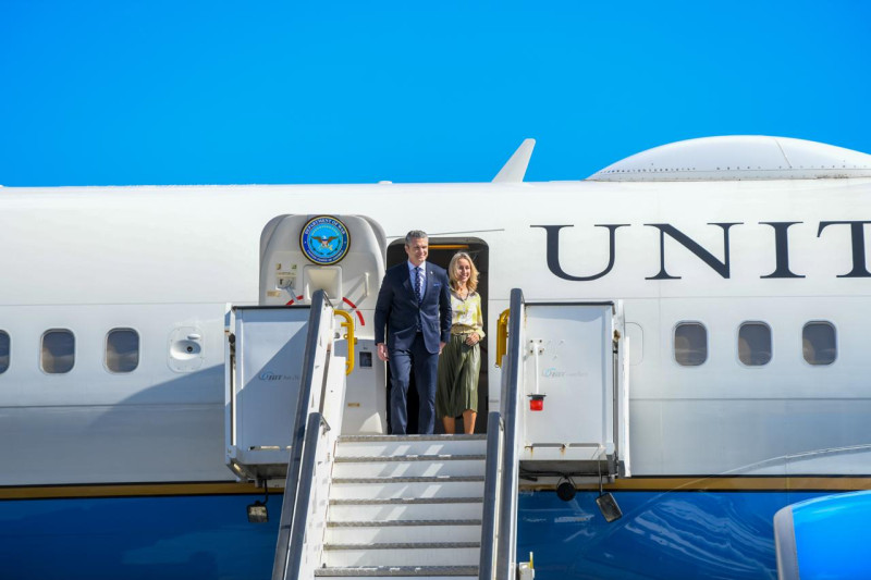 El secretario de Defensa de EE. UU. llega a la República Dominicana Pete Hegseth