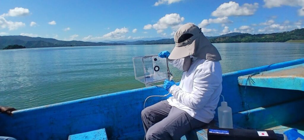 Medio Ambiente atribuye coloración verde en la presa de Hatillo a una floración de algas Hatillo