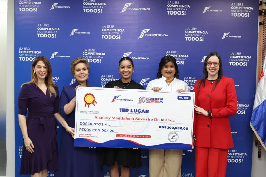 ProCompetencia premia a estudiantes y profesionales en su concurso nacional de ensayos ProCompetencia