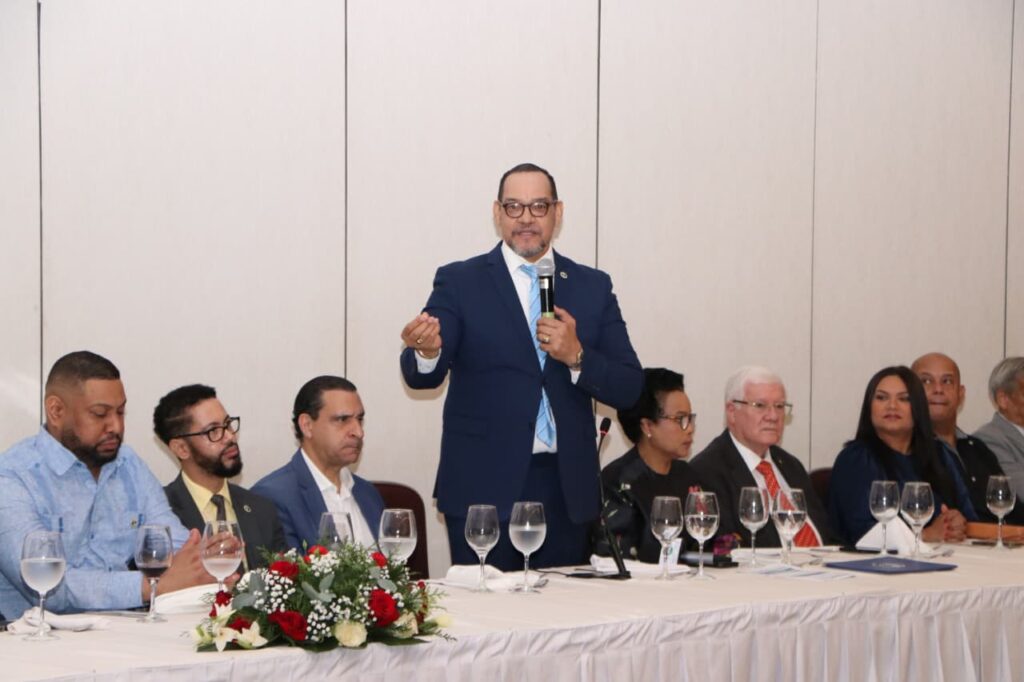 Más de 200 periodistas participan en el almuerzo–encuentro navideño de la Defensa Pública periodistas