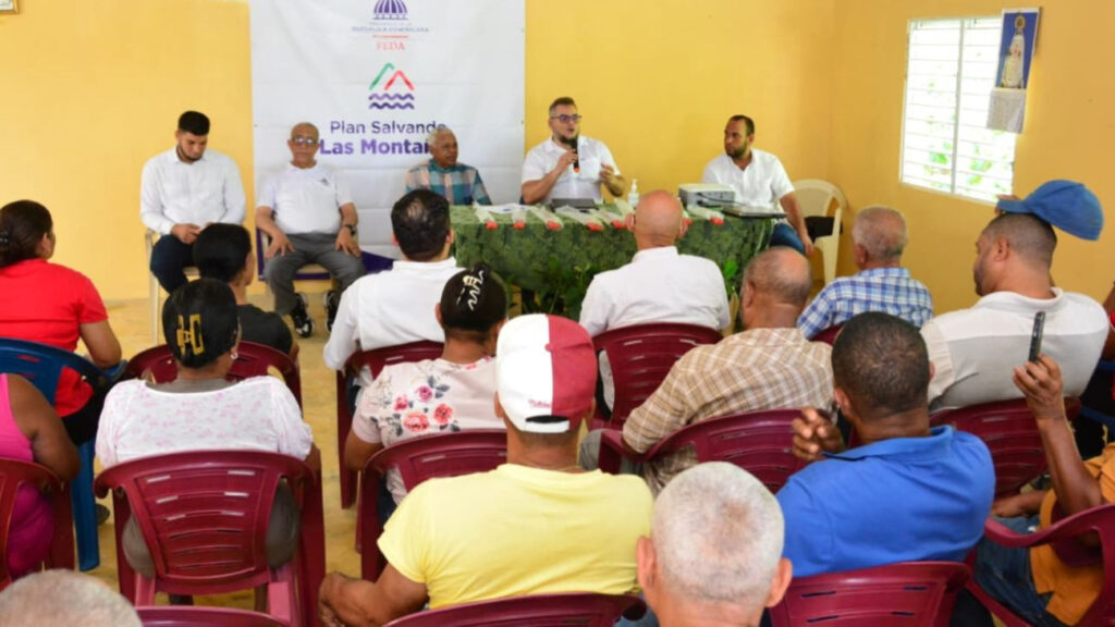 FEDA impacta en San Francisco de Macorís donando 20,000 plántulas de café, capacitaciones, pollitas y herramientas a los agricultores FEDA