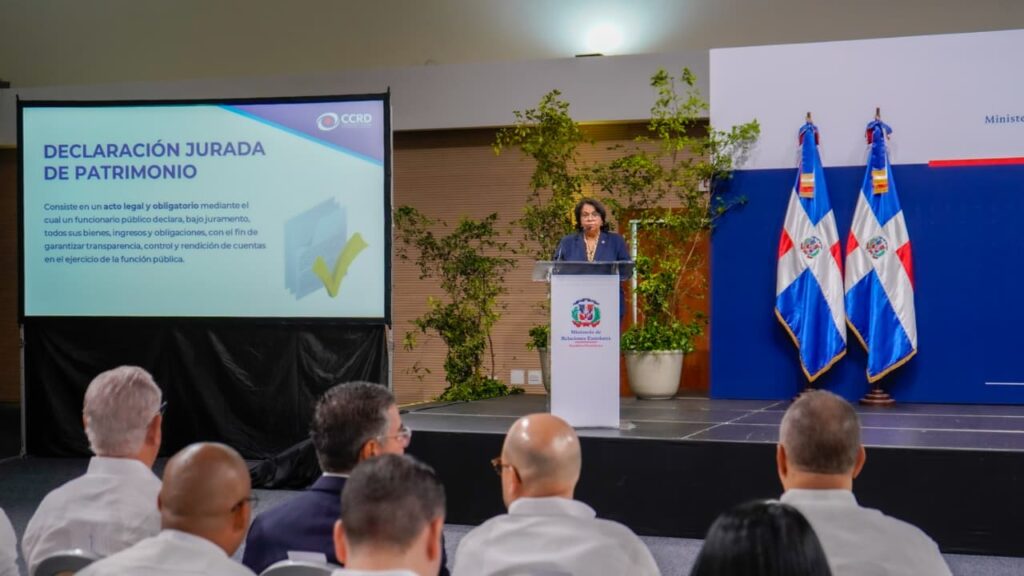 Presidenta de la CCRD orienta sobre Declaración Jurada en entrenamiento del MIREX Emma Polanco Melo