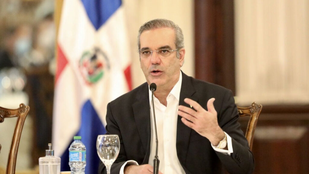 El presidente Luis Abinader recibirá la nueva licencia de conducir el 26 de febrero Luis Abinader