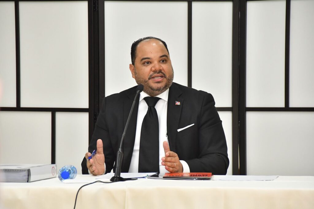 Defensor del Pueblo anuncia “Hackatón por los Derechos” Pablo Ulloa