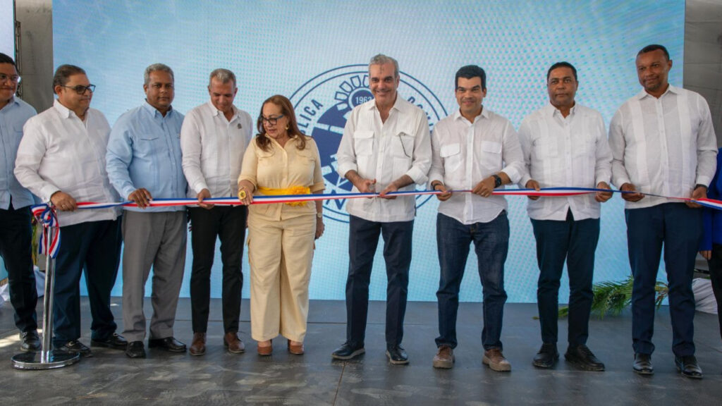 El presidente Abinader inaugura acueducto de Navarrete acueducto