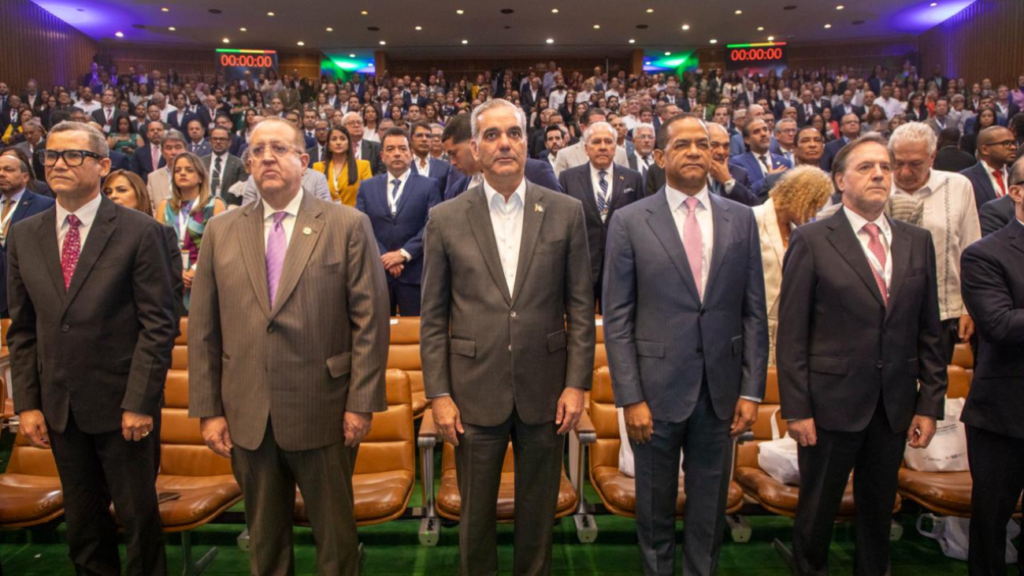 Abinader impulsa la transformación del sector seguro como motor de desarrollo en la inauguración de la XVIII Cumbre Iberoamericana del Seguro Abinader