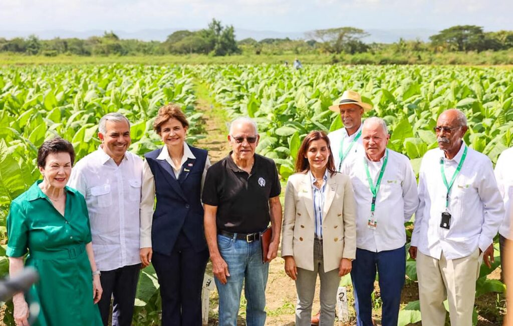 Industria del tabaco impulsa la economía con un aporte de 1,356 millones de dólares anuales, afirma la vicepresidenta Raquel Peña Raquel Peña