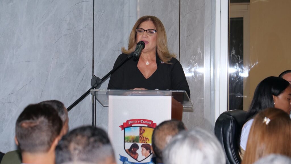 Alcaldesa Manuela Ortiz