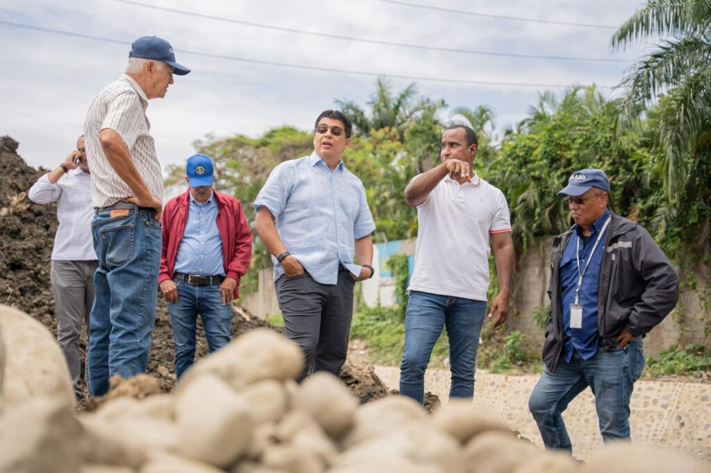 CAASD corrige averías de grandes proporciones e interviene redes de agua potable y alcantarillado en sectores del GSD CAASD