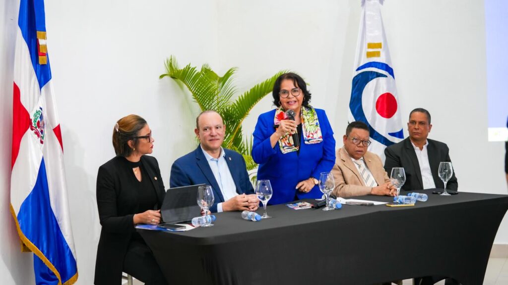 La CCRD impulsa la transparencia municipal a través del SICEEP en la región del Cibao Cámara de Cuentas