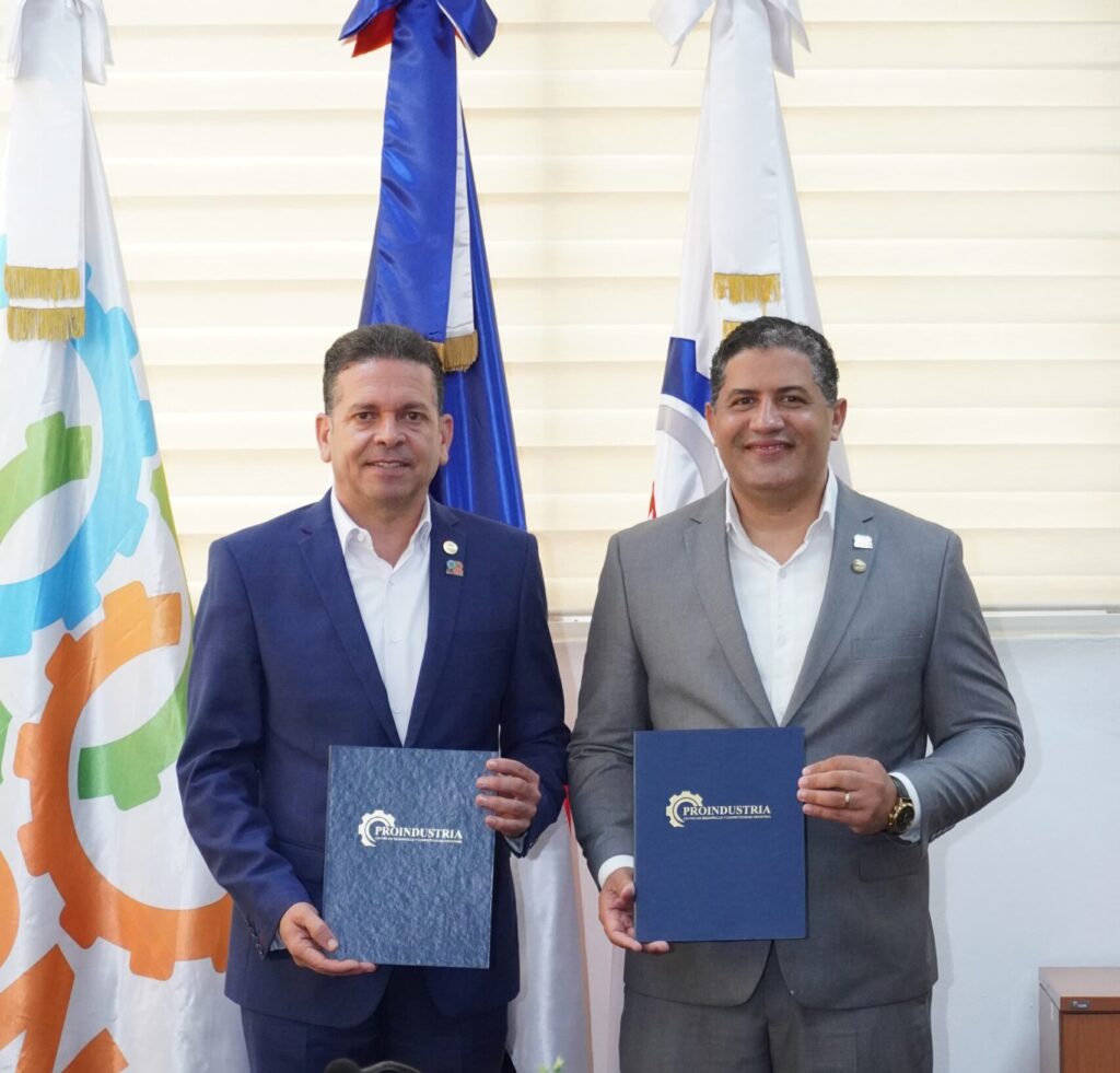 Proindustria y CESDN firman convenio para fortalecer el desarrollo industrial y empresarial de Santo Domingo Norte Proindustria y CESDN