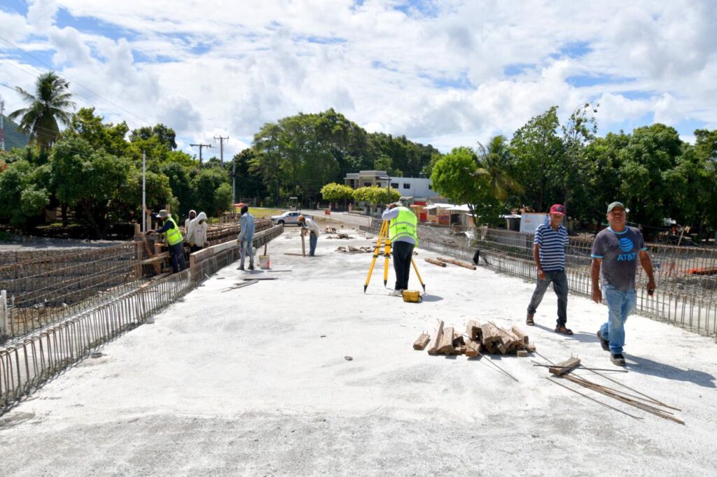Avanza a ritmo acelerado el puente de Los Hierros, una nueva puerta de entrada a Baní puente de Los Hierros