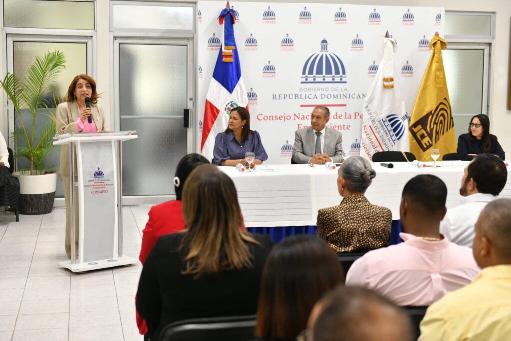 JCE y CONAPE inician jornada nacional de cedulación para personas adultas mayores JCE y CONAPE