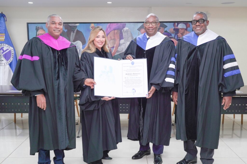 UASD reconoce como Profesora Honoraria a la arqueóloga Kathleen Martínez UASD