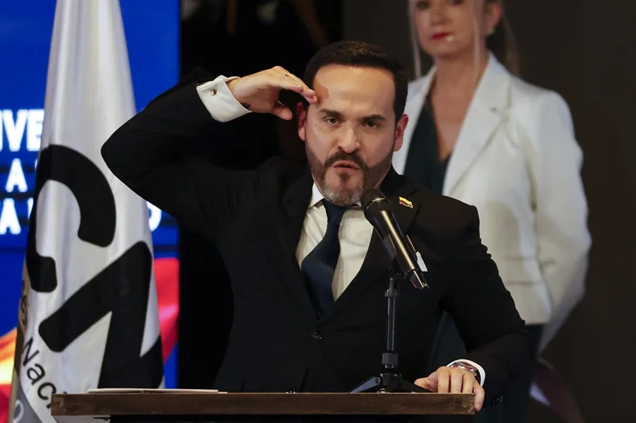 El presidente electo de Colombia acusa a Petro de orquestar un «golpe de Estado» Abelardo de la Espriella