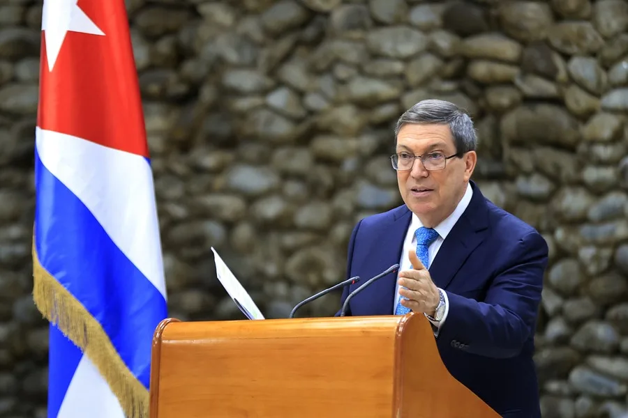 Cuba tacha de “subordinación” el anuncio de De la Espriella de cortar vínculos de Colombia con la isla Cuba