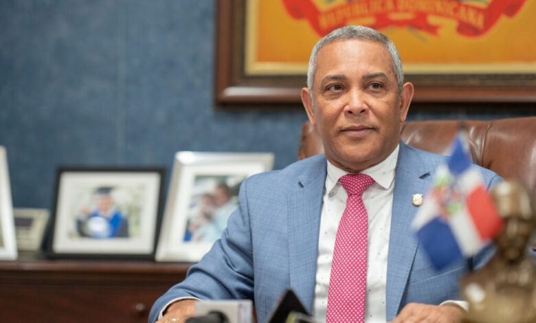 Senador Franklin Romero felicita a los Gigantes de San Francisco por conquistar el campeonato de la LNB Franklin Romero