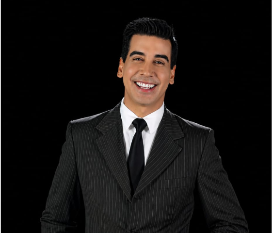 Manuel Meccariello regresa al teatro dominicano con la obra La Cresta, de Marina Frías