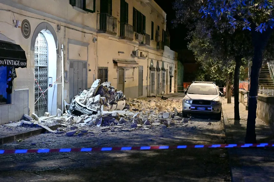 Un terremoto de 4,7 grados causa numerosos daños y al menos 8 heridos leves en Nápoles terremoto