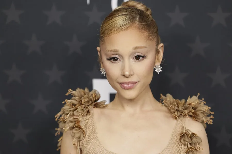 Ariana Grande arremete contra Trump por usar uno de sus temas para atacar a mujeres trans Ariana Grande