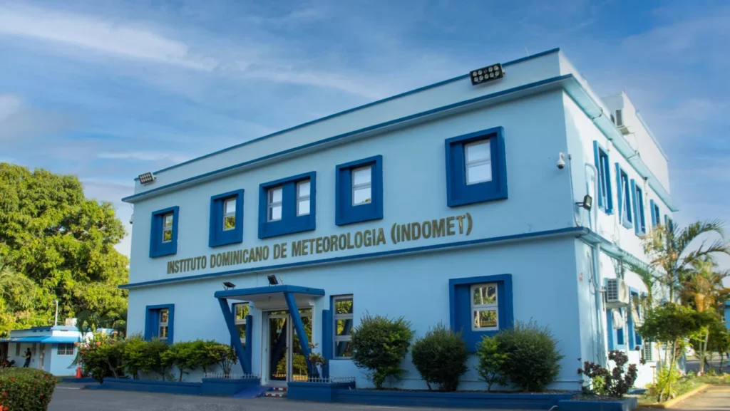 INDOMET pronostica algunos aguaceros locales, tormentas eléctricas y ráfagas de viento hacia el interior INDOMET