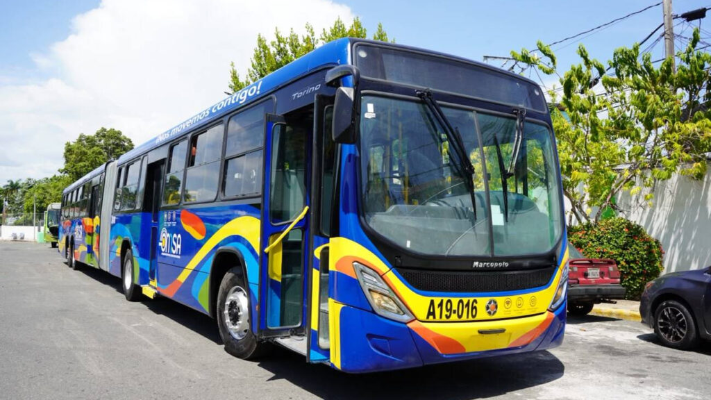 OMSA relanza corredor de la Ciudad Juan Bosch con 25 autobuses reformados; ofrecerá 15 días de servicio gratis OMSA