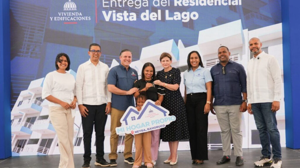 Vicepresidenta Raquel Peña y ministro Jean Luis Rodríguez entregan 128 nuevos apartamentos en Neyba Raquel Peña