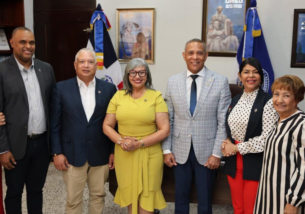 Senador Franklin Romero dona equipos para fortalecer la red WiFi de la UASD Recinto SFM Senador Franklin Romero