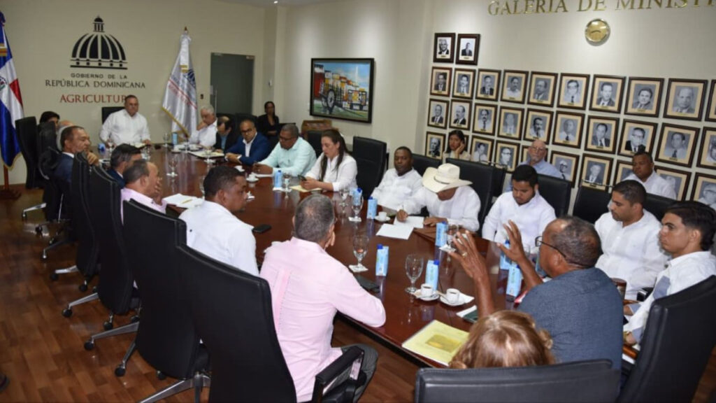 Ministerio de Agricultura y productores acuerdan ordenar producción de yuca amarga y fortalecer la industria del casabe Agricultura y productores