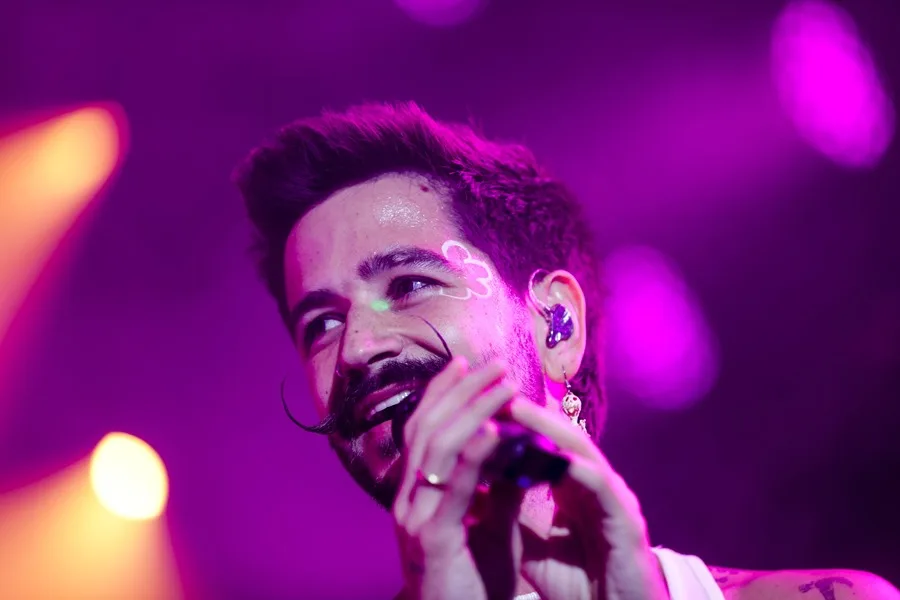 Camilo vuelve a su infancia y crea un álbum para cuando sus hijas sean mayores Camilo