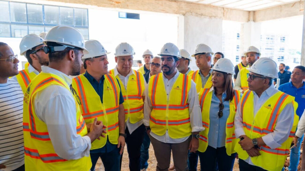 Ministro Jean Luis Rodríguez supervisa avances del Centro Universitario UASD Santo Domingo Este Centro Universitario UASD Santo Domingo Este