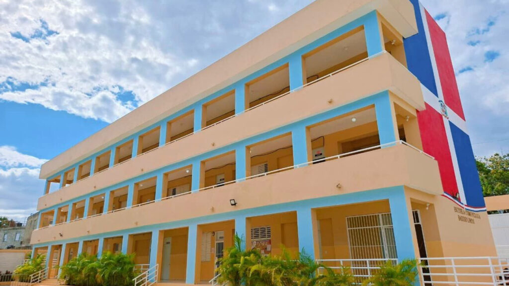Infraestructura Escolar: Más del 98 % de los centros educativos funcionan normalmente en todo país Infraestructura Escolar