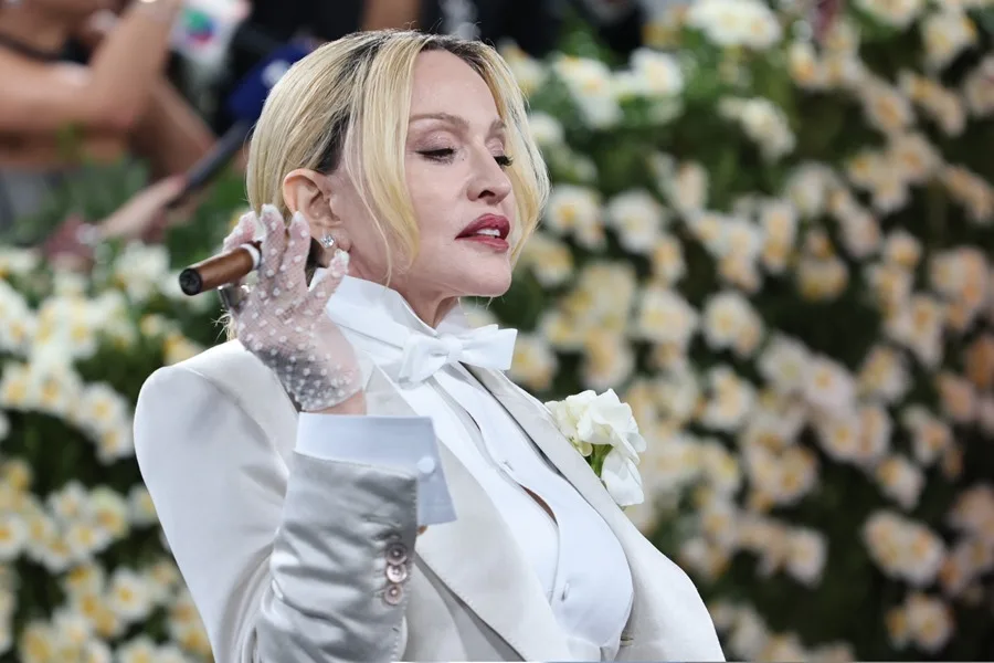 Madonna vuelve a actuar en los VMAs veintitrés años después del beso con Britney Spears y Christina Aguilera Madonna
