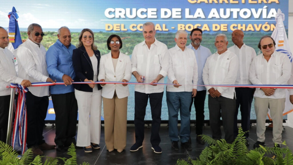 Presidente Abinader inaugura la carretera de Boca de Chavón Presidente Abinader