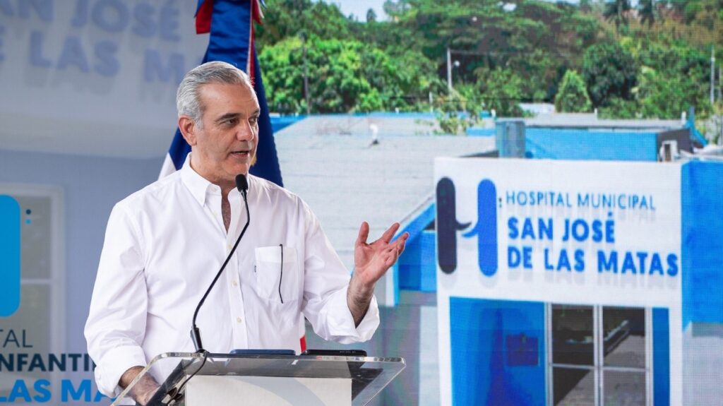Presidente Abinader afirma que Sajoma y sus distritos, en términos de salud, no tienen por qué envidiarle nada a ningún lugar del país Presidente Abinader