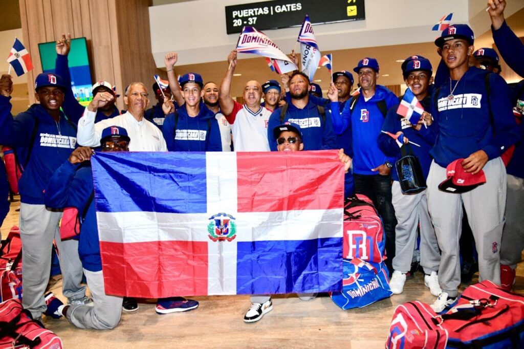 Selección Dominicana de Béisbol parte hacia México para disputar la Copa Mundial U-15 Selección Dominicana de Béisbol