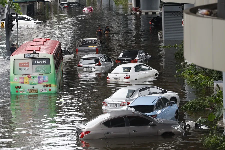 Al menos 19 muertos en las inundaciones de Tailandia, mientras el agua comienza a bajar en Bangkok Tailandia